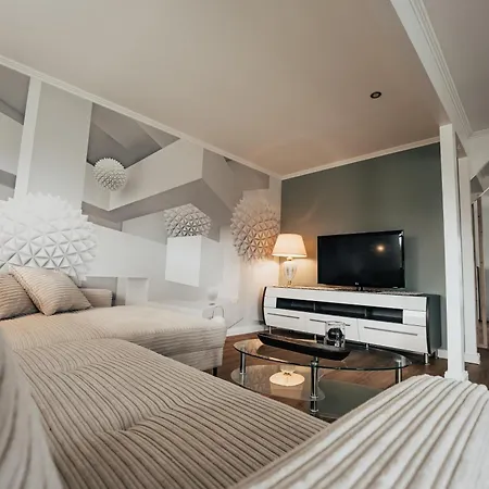 Ella Am See, * Fintel